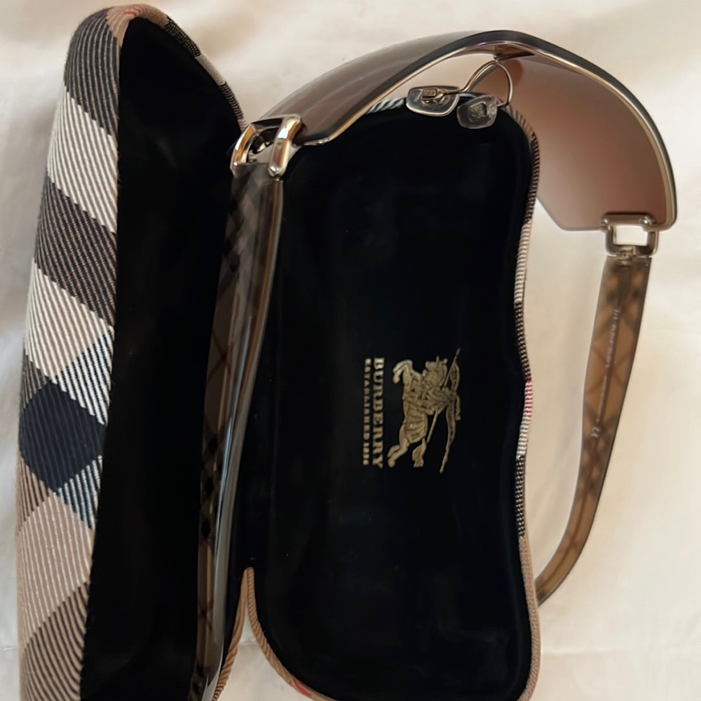 NEW Burberry sunglasses